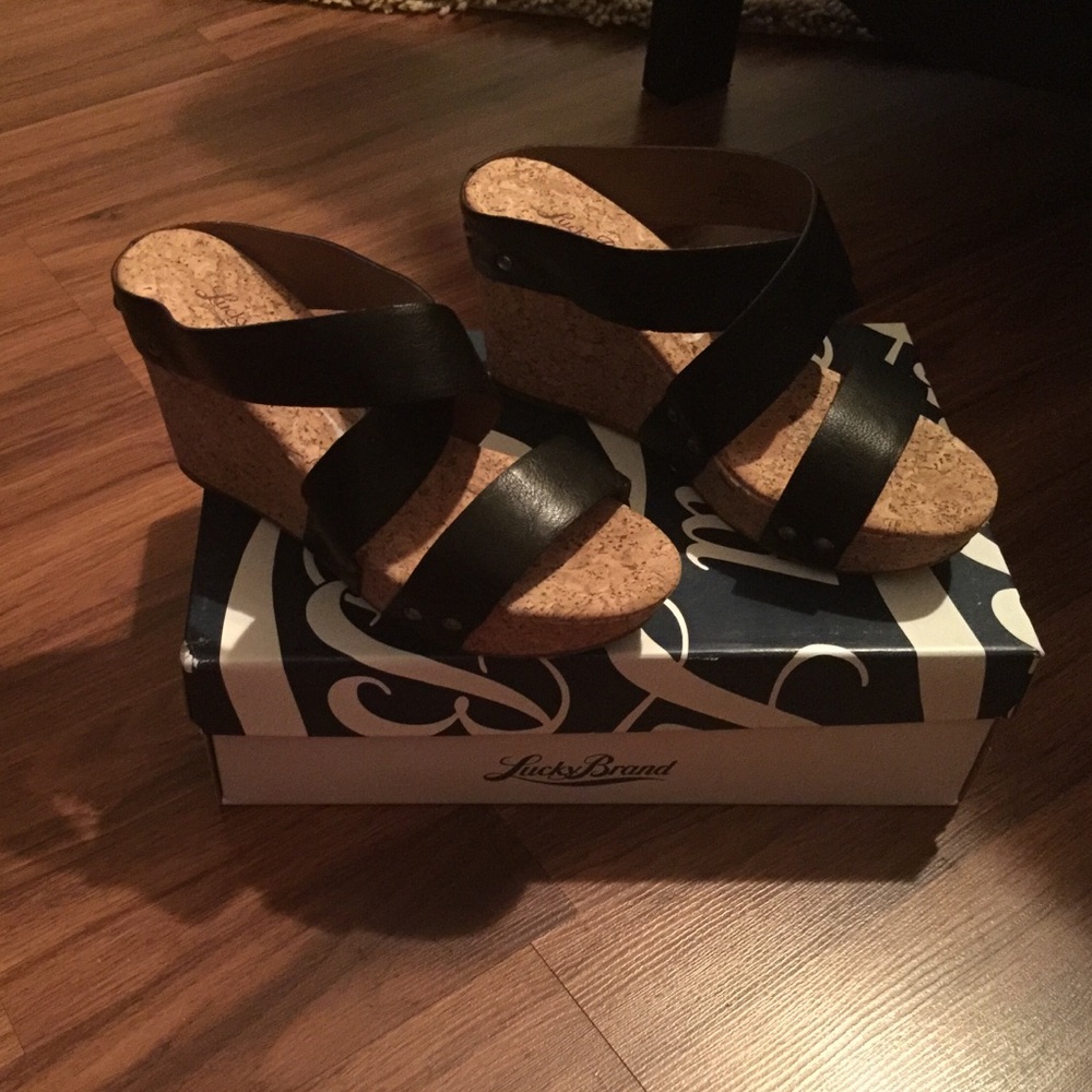 COPY - Lucky Brand Sandals!